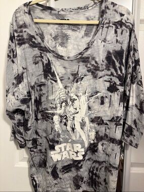 Rock & Republic Black & White Star Wars Tie-Dye Graphic Tee